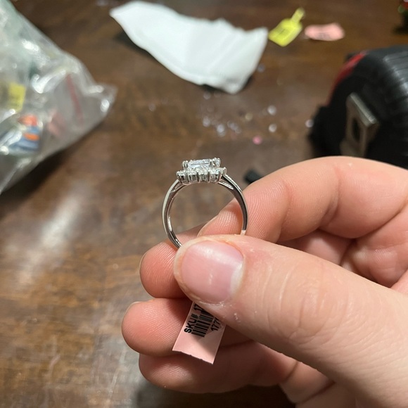 Cuban Zirconia Size 8 - Picture 3 of 3